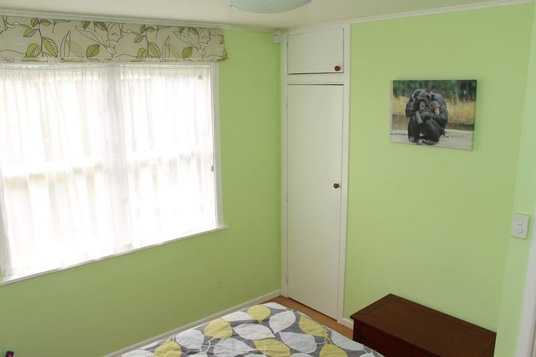 Photo of property in 6 Warren Street, Paparangi, Wellington, 6037