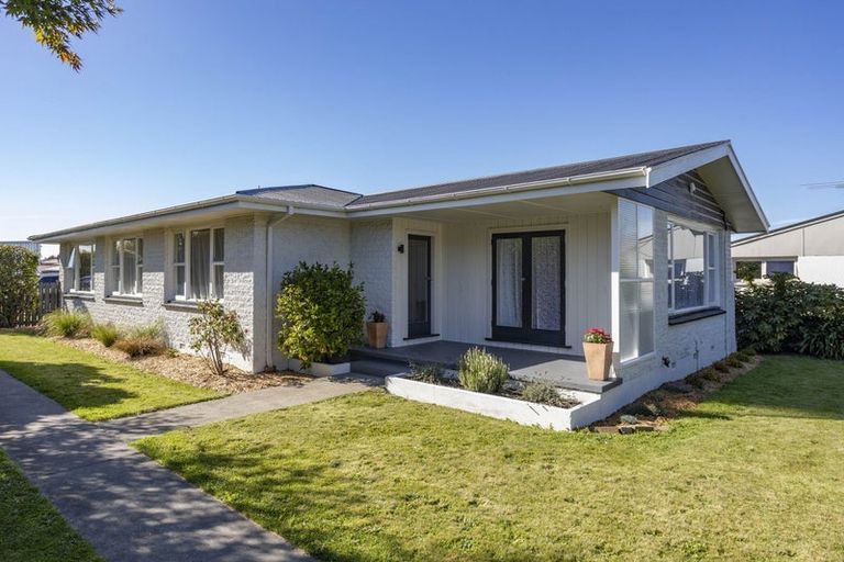 Photo of property in 82 East Belt, Rangiora, 7400