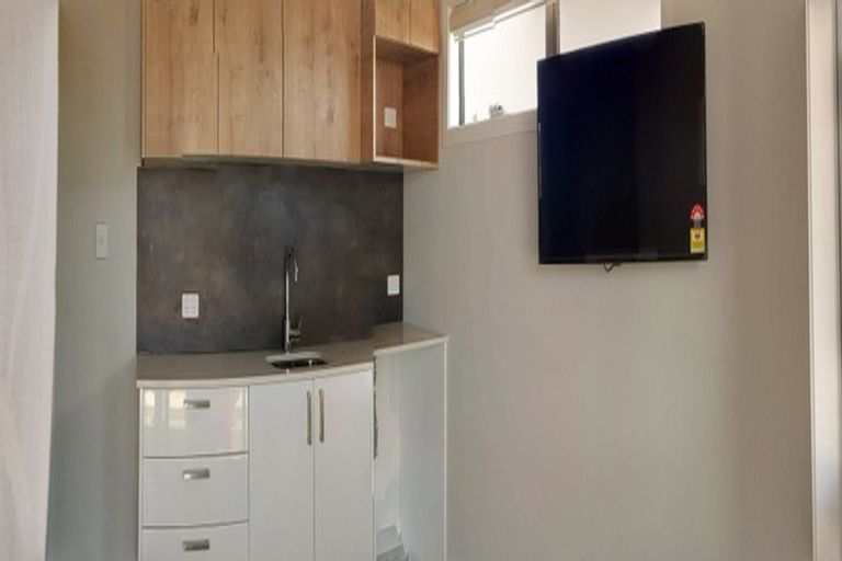 Photo of property in 11 Pacific Heights Road, Orewa, 0931