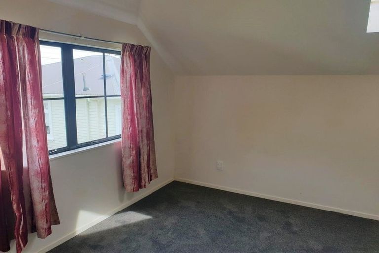 Photo of property in 32 Firth Terrace, Karori, Wellington, 6012