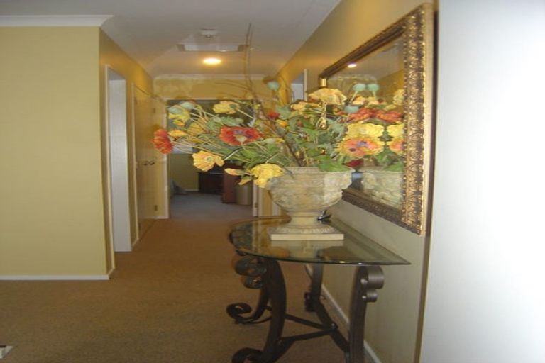 Photo of property in 9 The Topdeck, Whitby, Porirua, 5024