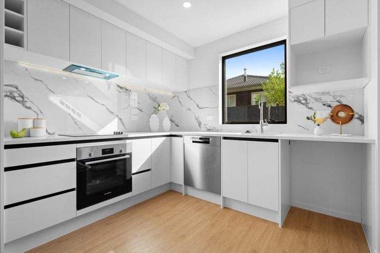 Photo of property in 8e Nedlands Place, Burswood, Auckland, 2013