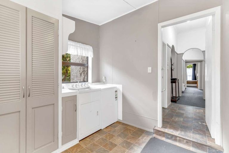 Photo of property in 87 Queen Street West, Levin, 5510