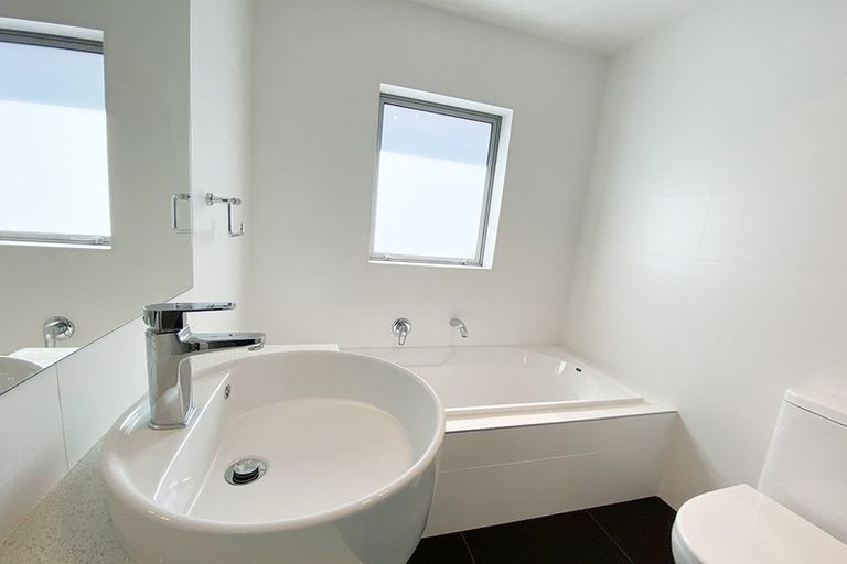 Photo of property in 68 Castlederg Drive, Flat Bush, Auckland, 2019