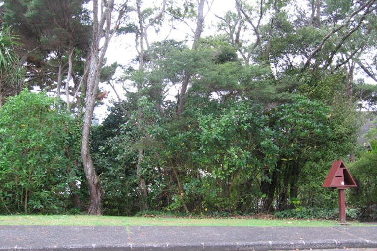 Photo of property in 4 Inaka Place, Titirangi, Auckland, 0604