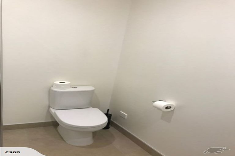 Photo of property in 35 Kanuka Road, Hobsonville, Auckland, 0616