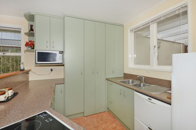 Photo of property in 12 Ogle Crescent, Te Kamo, Whangarei, 0112