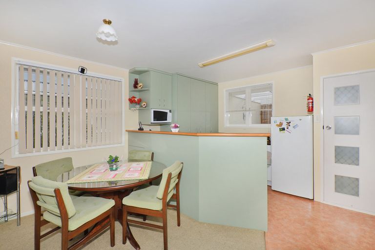 Photo of property in 12 Ogle Crescent, Te Kamo, Whangarei, 0112