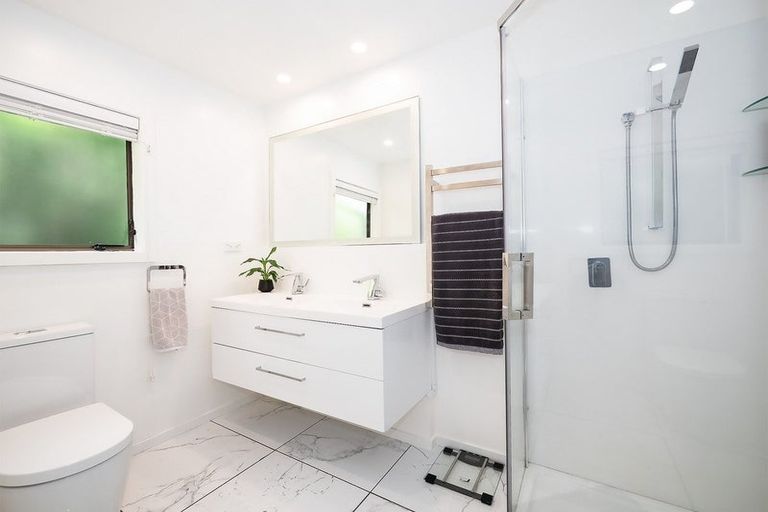 Photo of property in 6 Puketiro Place, Paihia, 0200