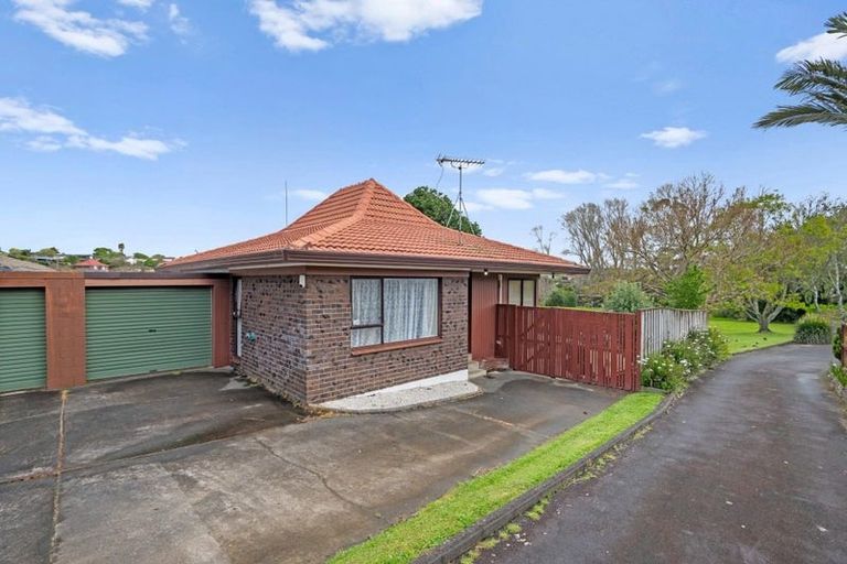 Photo of property in 2/99 Prince Regent Drive, Half Moon Bay, Auckland, 2012