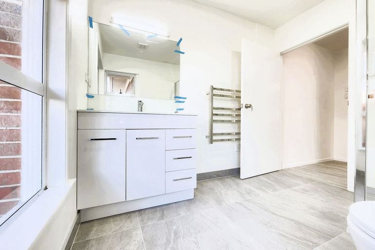 Photo of property in 26 Tamaki Bay Drive, Pakuranga, Auckland, 2010