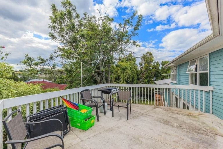 Photo of property in 24 Madison Place, Forrest Hill, Auckland, 0620