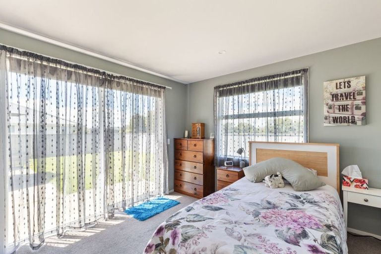 Photo of property in 6 Toutouwai Lane, Inglewood, 4330