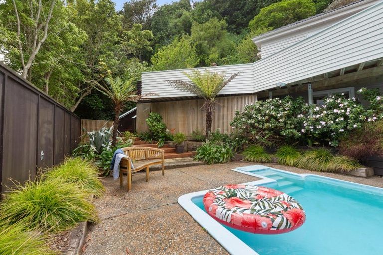 Photo of property in 15 Kowhai Street, Eastbourne, Lower Hutt, 5013