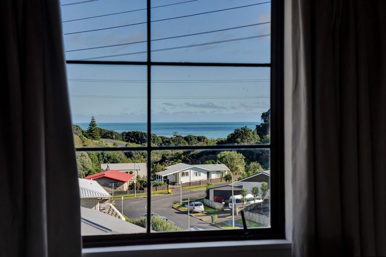 Photo of property in 31 Herekawe Drive, Spotswood, New Plymouth, 4310