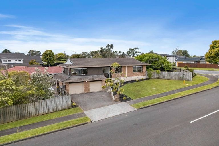 Photo of property in 1 Lexington Drive, Botany Downs, Auckland, 2010
