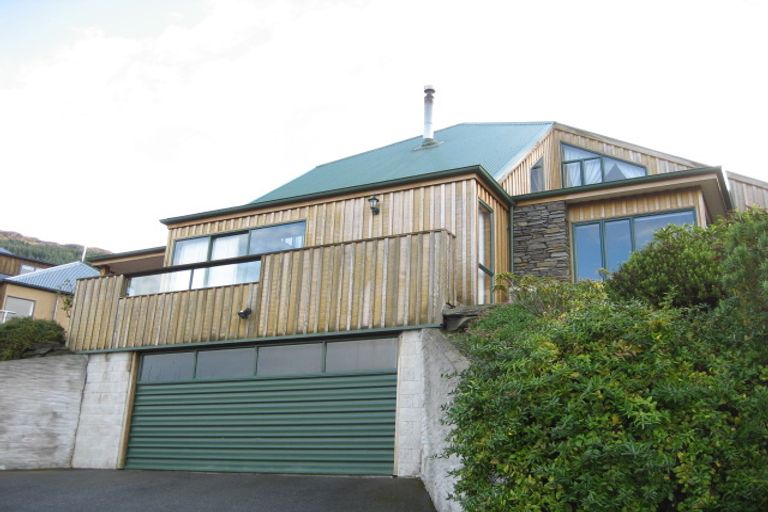 Photo of property in 15 Golden Terrace, Queenstown, 9300