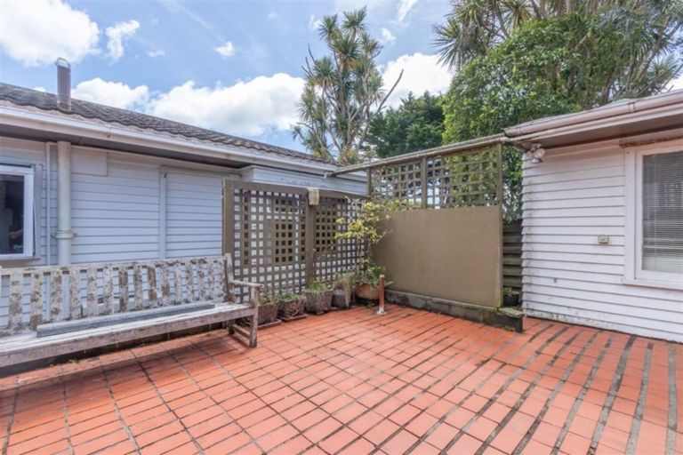 Photo of property in 5 Hollies Crescent, Johnsonville, Wellington, 6037