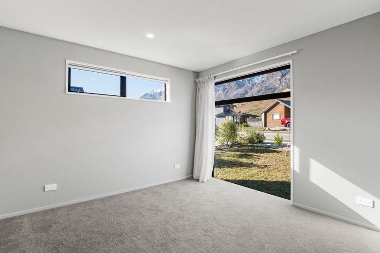 Photo of property in 22 Muster Road, Jacks Point, 9371