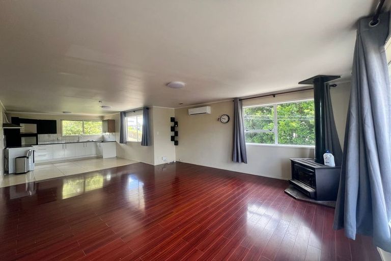 Photo of property in 139 Triangle Road, Massey, Auckland, 0614