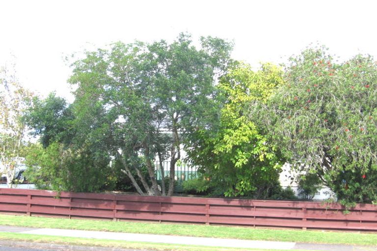 Photo of property in 60 Priestley Drive, Bucklands Beach, Auckland, 2014