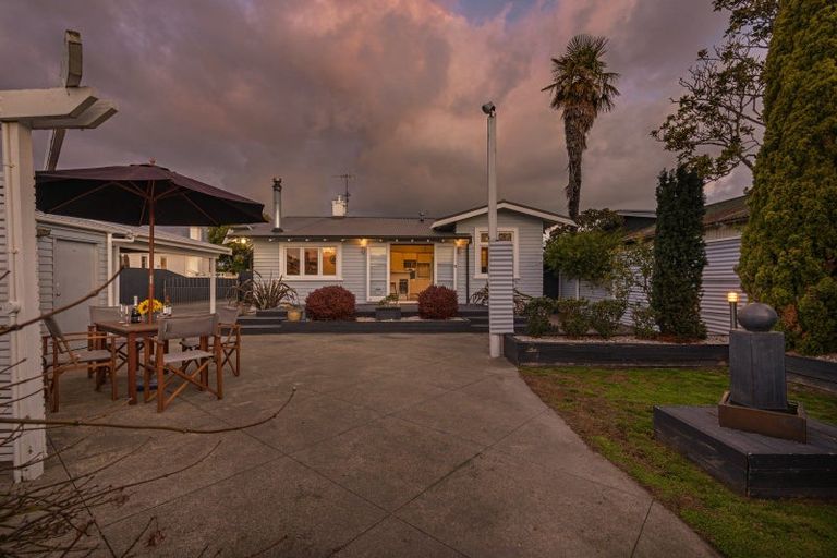 Photo of property in 143 Featherston Street, Palmerston North, 4410