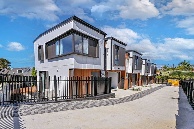 Photo of property in 89b Whitford Road, Botany Downs, Auckland, 2014