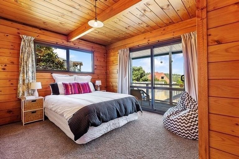 Photo of property in 24 Mercury Way, Whitby, Porirua, 5024