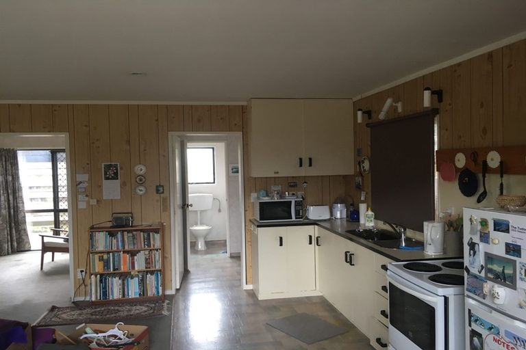 Photo of property in 38 Freyberg Crescent, Waikanae Beach, Waikanae, 5036