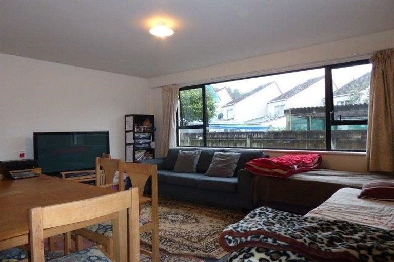 Photo of property in 2/94 Pharazyn Street, Melling, Lower Hutt, 5010