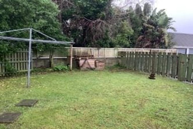 Photo of property in 12 Attlee Place, Gisborne, 4010