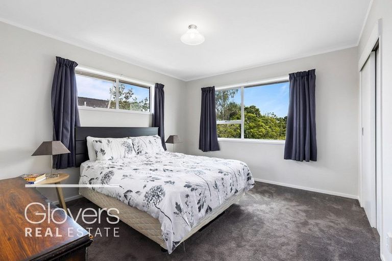 Photo of property in 10 Seabar Place, Glen Eden, Auckland, 0602