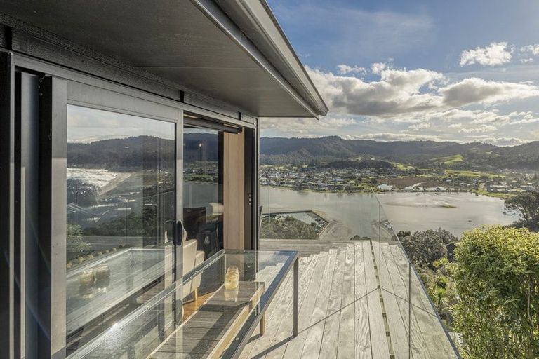 Photo of property in 34 Motuhoa Road, Tairua, 3508