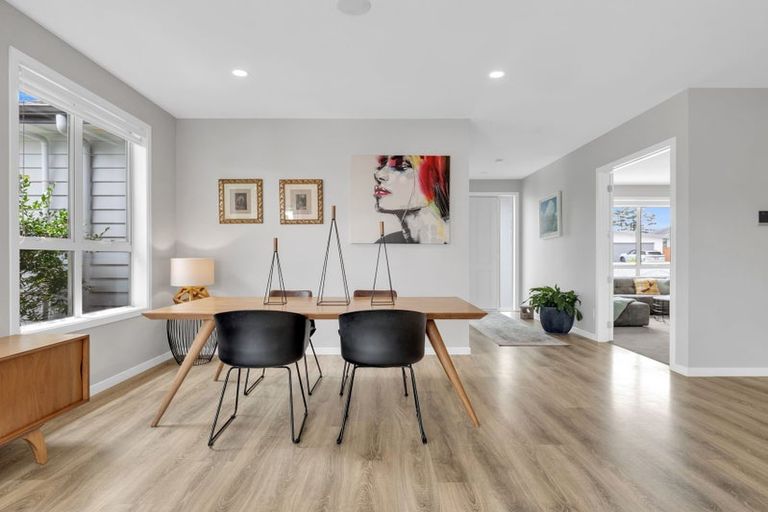 Photo of property in 14 Aporo Drive, Kumeu, 0810