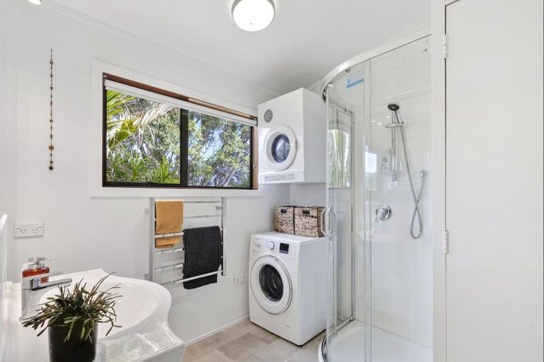 Photo of property in 5 Bydder Terrace, Patons Rock, Takaka, 7182