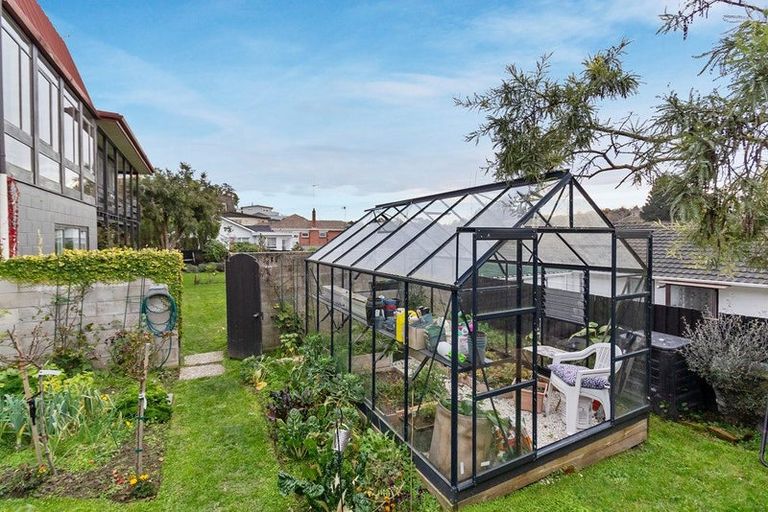 Photo of property in 82 Douglas Street, Highfield, Timaru, 7910