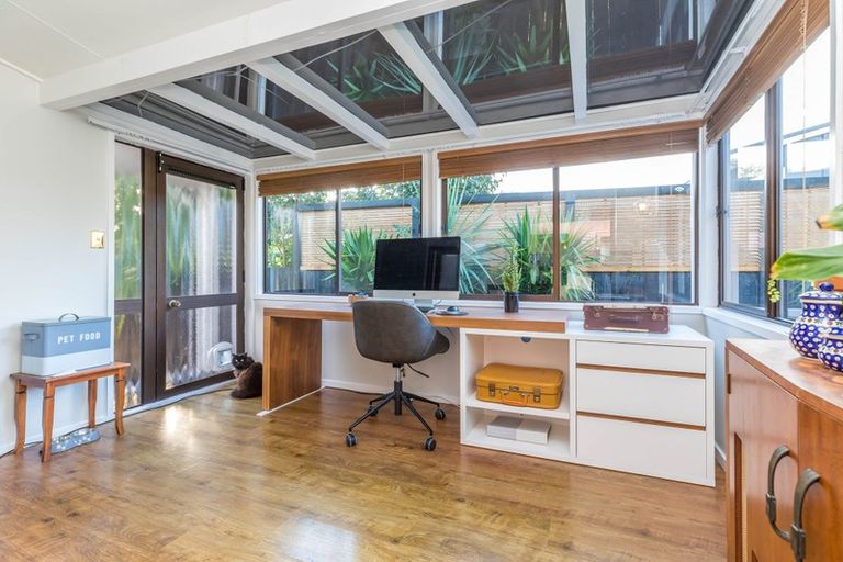 Photo of property in 18a Rosario Crescent, Red Beach, 0932