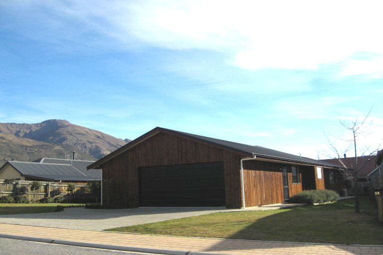 Photo of property in 24 Meadowstone Drive, Wanaka, 9305