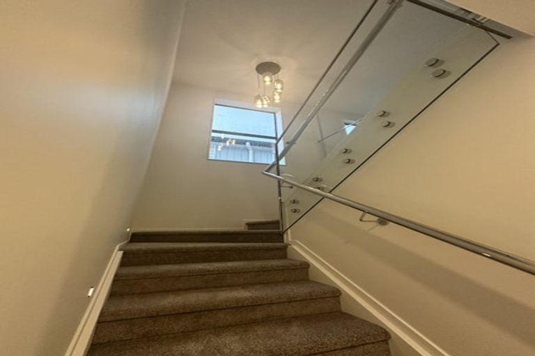 Photo of property in 23 Drumnaconagher Road, Flat Bush, 2019