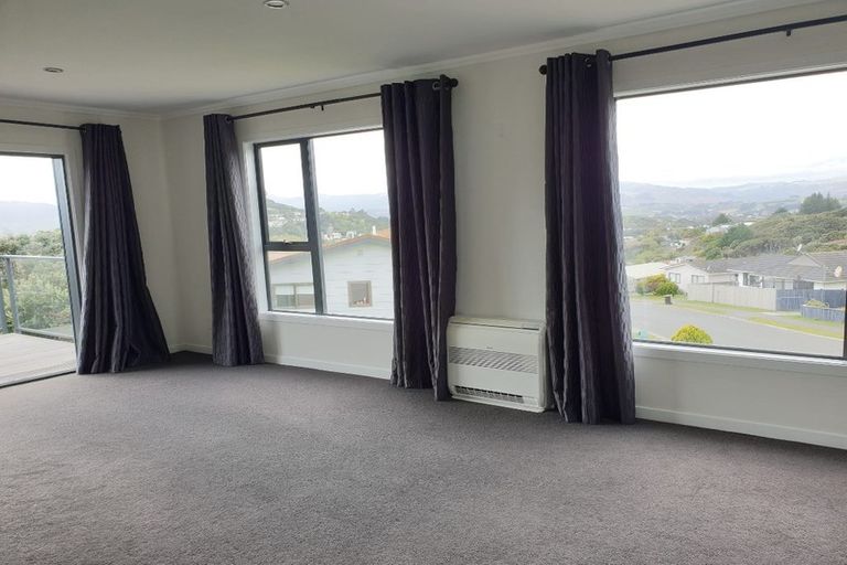 Photo of property in 20 Parkinson Close, Whitby, Porirua, 5024