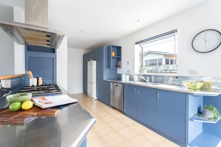 Photo of property in 224 Staithes Drive South, Whitby, Porirua, 5024