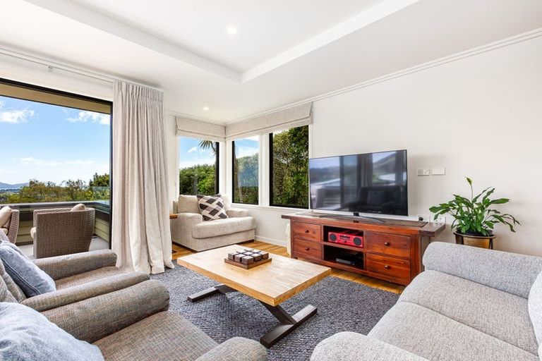 Photo of property in 39b Kakariki Grove, Waikanae, 5036