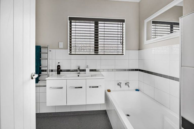 Photo of property in 1/4 Naumai Place, Spotswood, New Plymouth, 4310