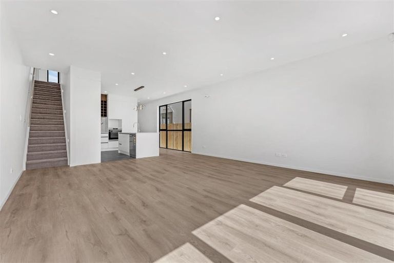 Photo of property in 12 Waimarie Drive, Karaka, 2578