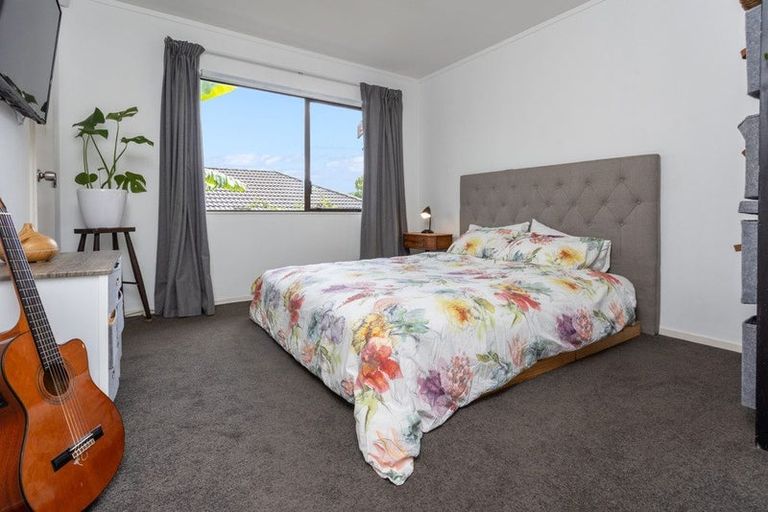 Photo of property in 1/92 Kervil Avenue, Te Atatu Peninsula, Auckland, 0610