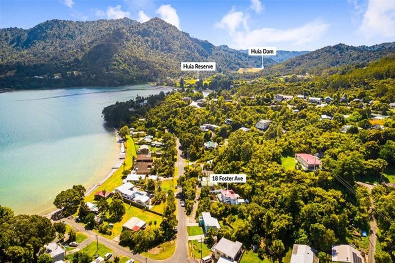 Photo of property in 18 Foster Avenue, Huia, Auckland, 0604