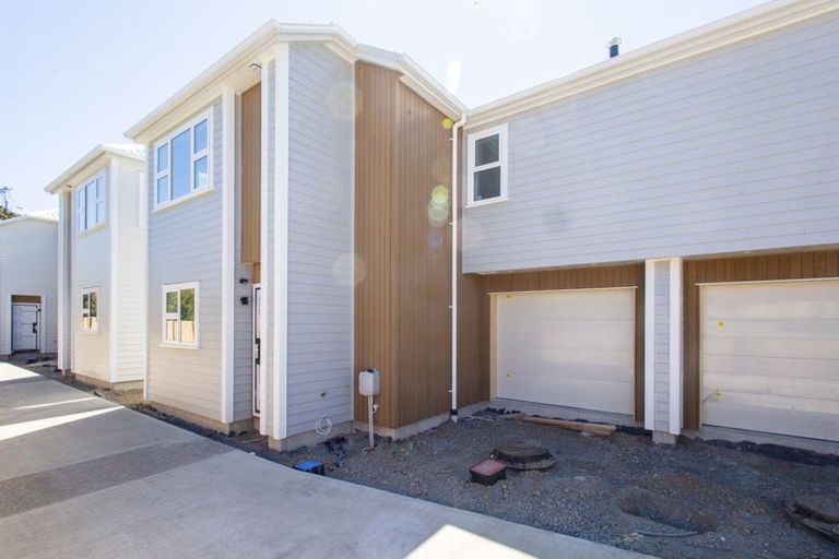 Photo of property in 82 Main Road, Wainuiomata, Lower Hutt, 5014