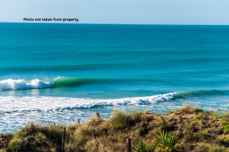 Photo of property in 22 Moana Road, Okitu, Gisborne, 4010