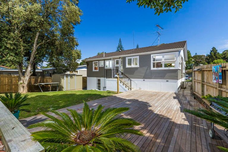 Photo of property in 12 Halberg Street, Glenfield, Auckland, 0629