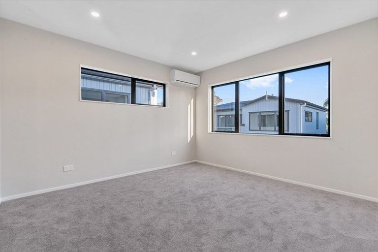 Photo of property in 86a Kervil Avenue, Te Atatu Peninsula, Auckland, 0610
